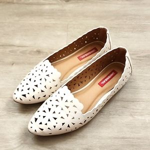 UNIONBAY Winner Scalloped Flat, size 7, cream